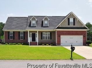 828 Bobby Jones Dr, Fayetteville, NC 28312