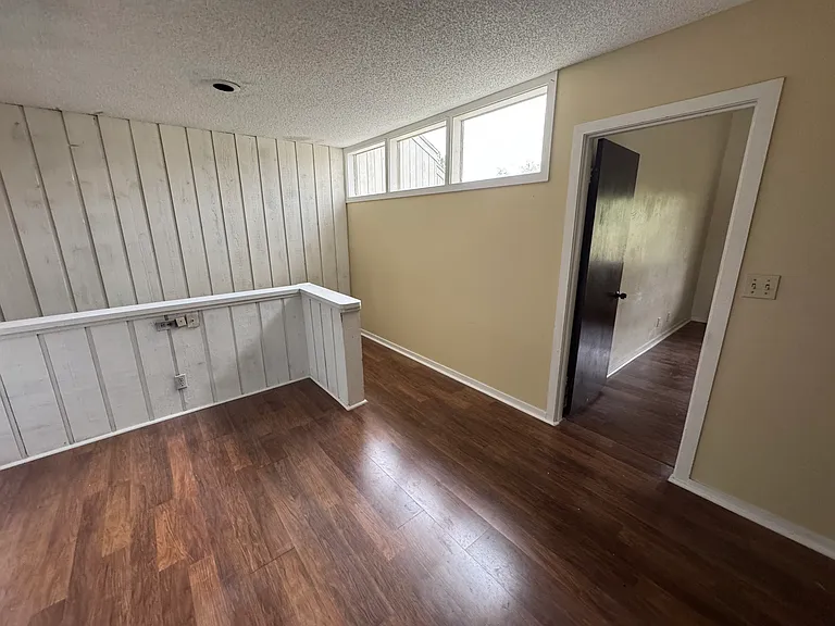 209 Crown Oaks Way — Photo 18