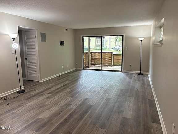 5th image of 533 Pine Ridge Pl