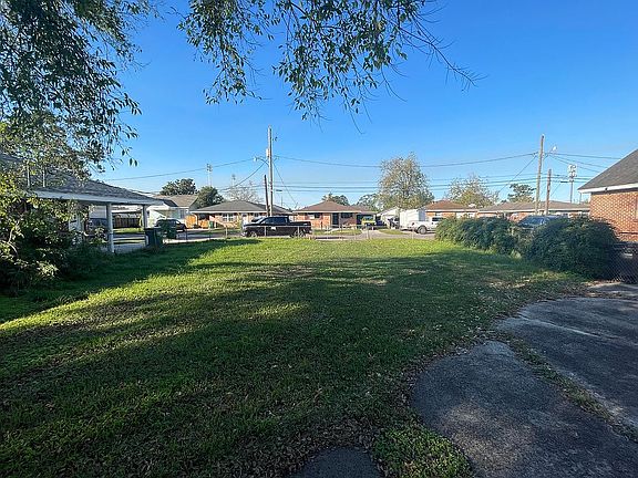 2nd image of 4532 Ligustrum St