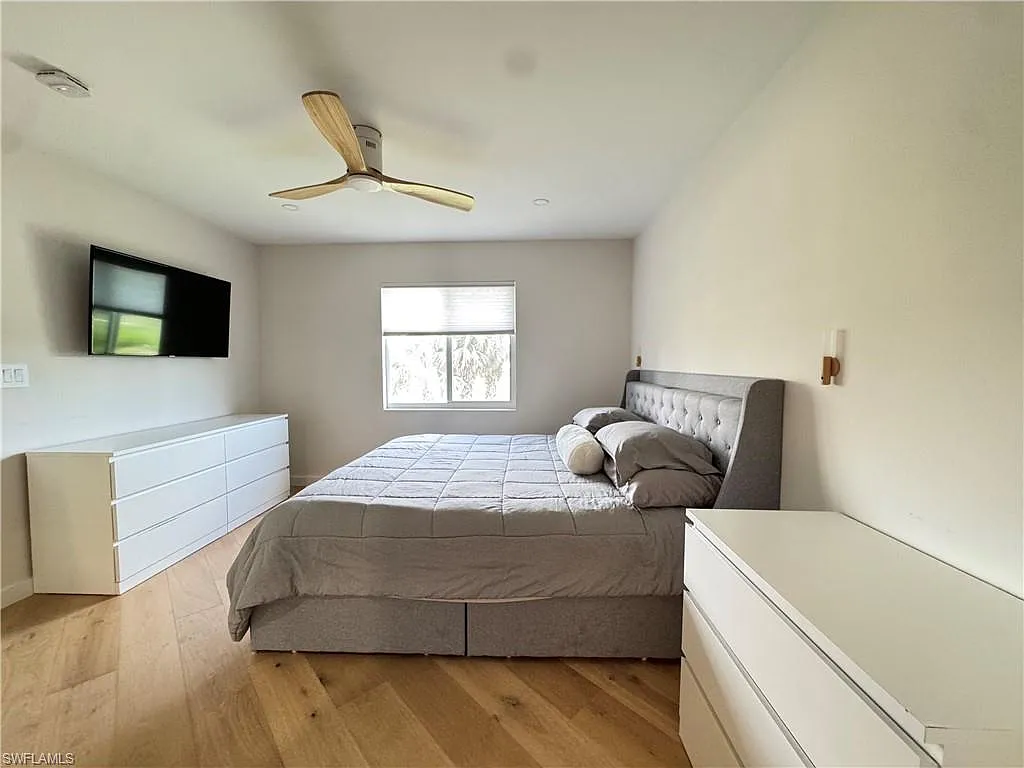 3 bed, 2.0 bath, 1294 sqft, $4,200 — Photo 3