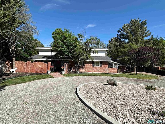 2nd image of 2714 Chrysler Dr