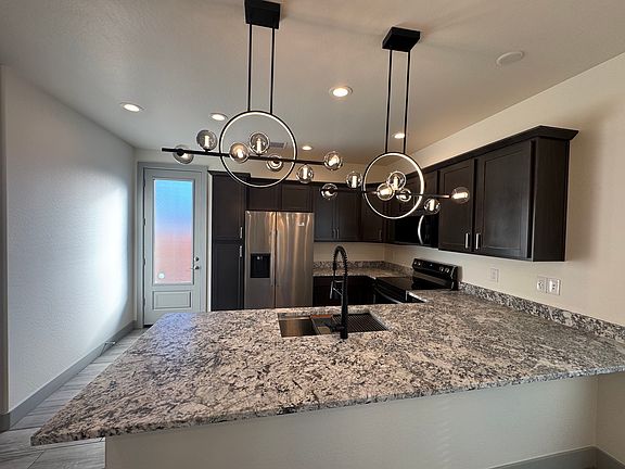 4th image of 3112 N Navajo Dr #4