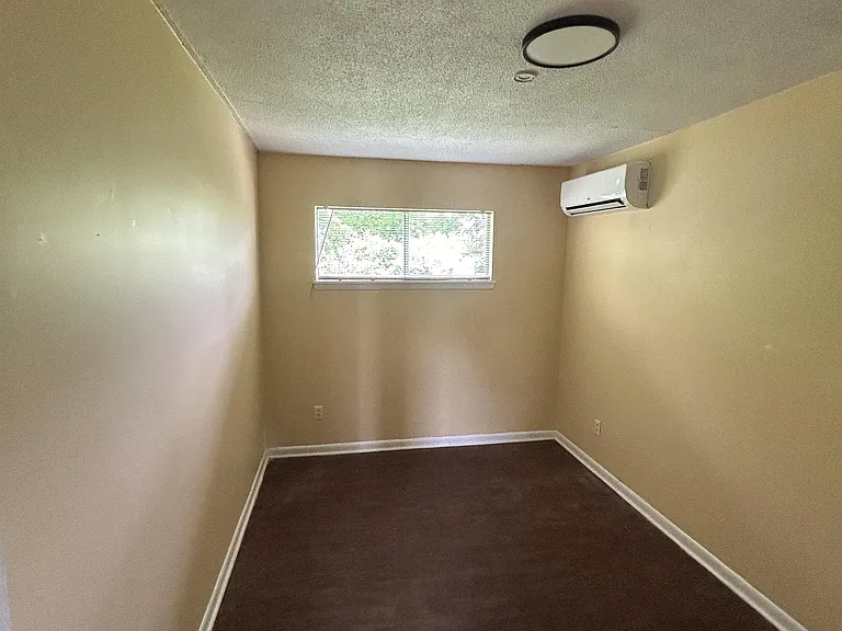 1003 Oak St #B — Photo 6