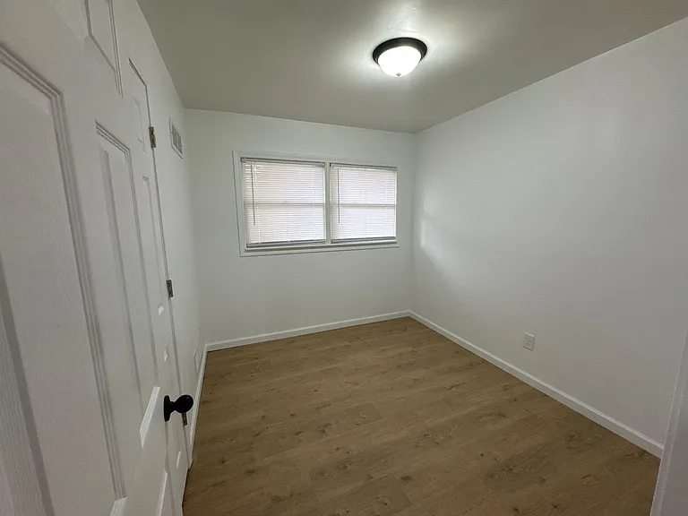 2708 Trimble St — Photo 13
