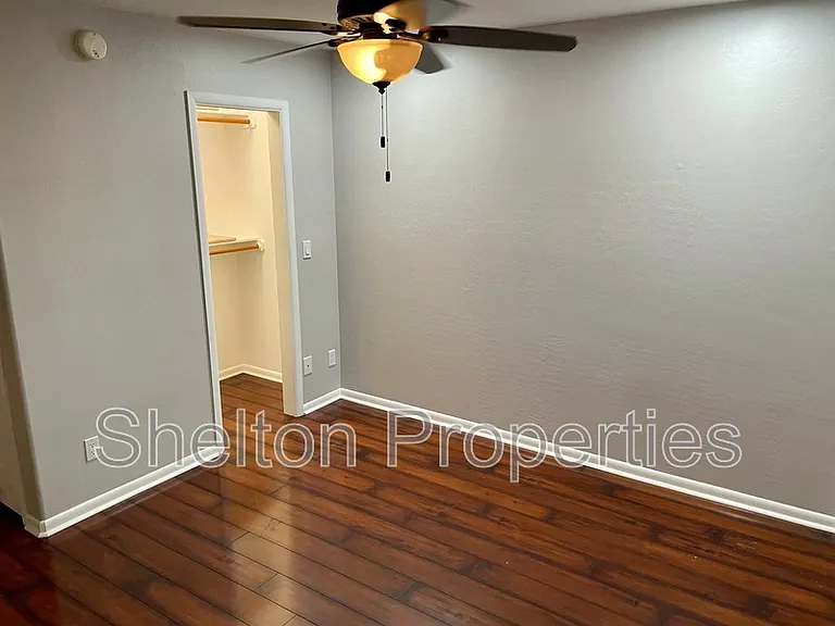 1262 E Avenida Hermosa — Photo 10
