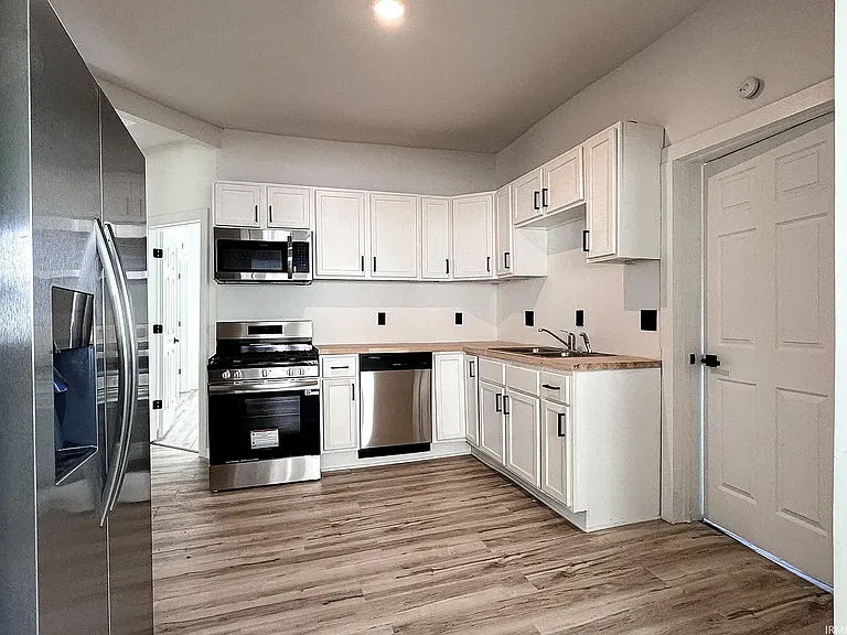 733 S Armstrong St — Photo 4