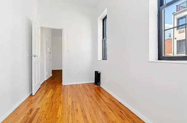 Rented by REAL New York | media 11