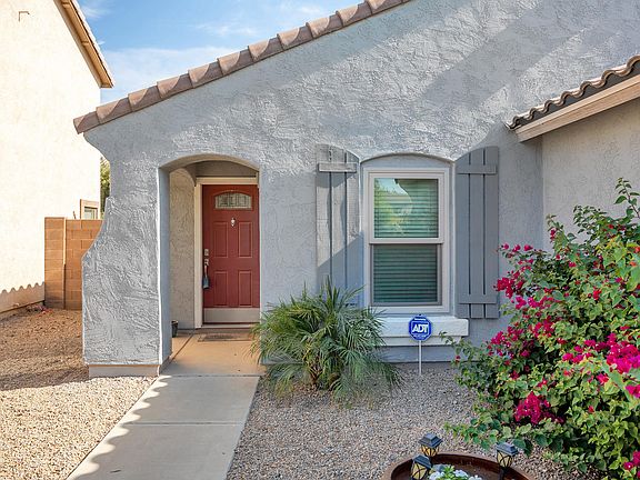 3rd image of 1606 E Maddison Cir