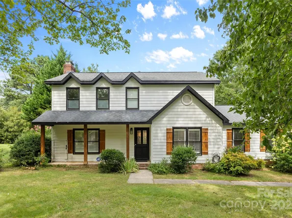 2359 Fernridge Ln, Matthews, NC 28105