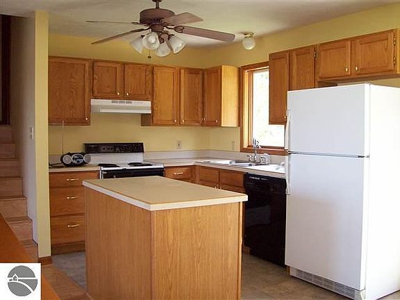 4th image of 4912 Cedar Knoll Dr
