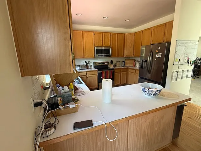 5 bed, 3.5 bath, 3200 sqft, $3,500 — Photo 3