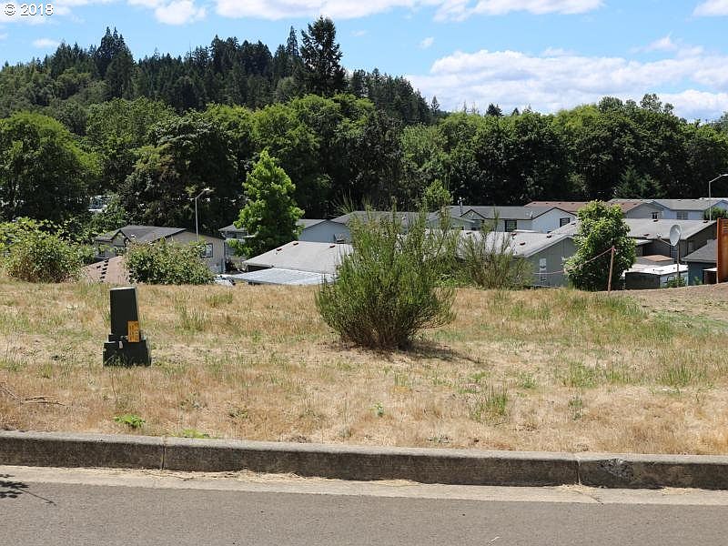 2nd image of 1027 Forest Heights St #19