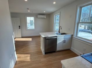 41 Elm St #102, Andover, MA 01810