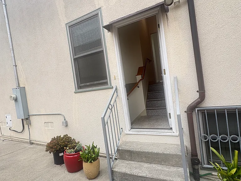 961 Holloway Ave #A — Photo 3