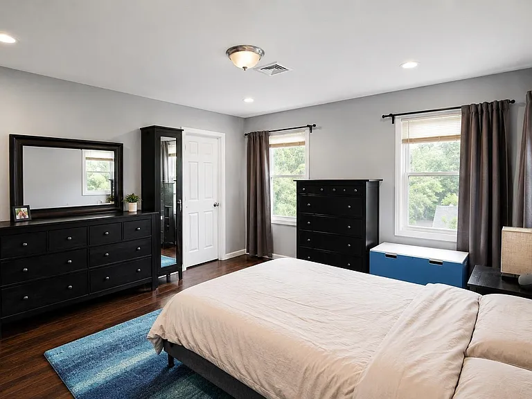 401 Broad Ave — Photo 10