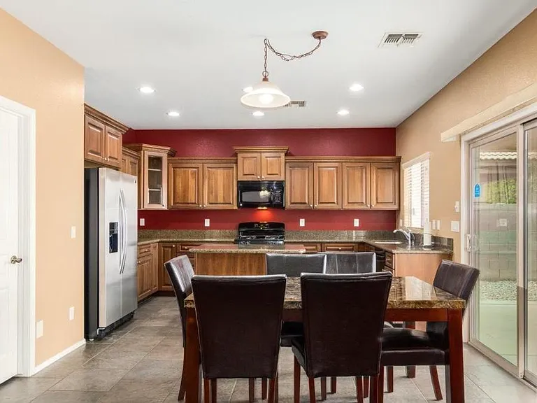 14586 W Mauna Loa Ln — Photo 10