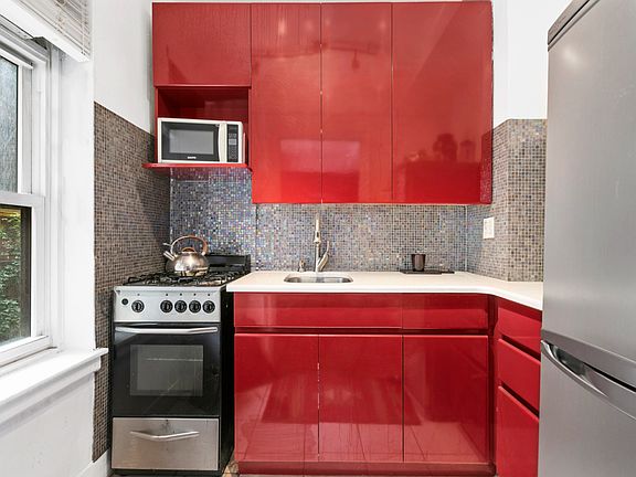 5th image of 7 Park Ave APT 2H