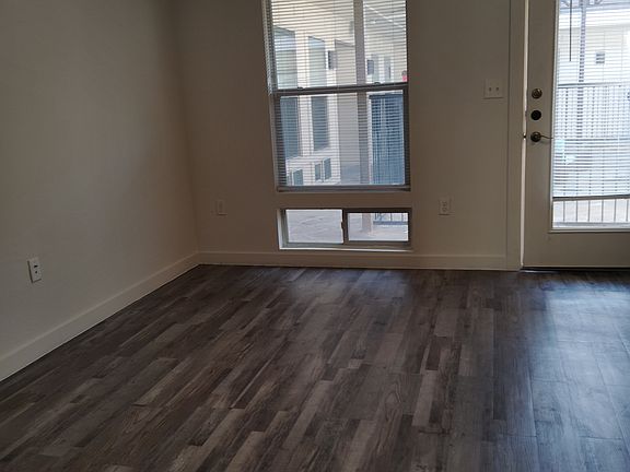 5th image of 4115 San Jacinto St #103