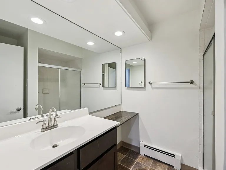 Lexington Hills Apartments — Photo 7