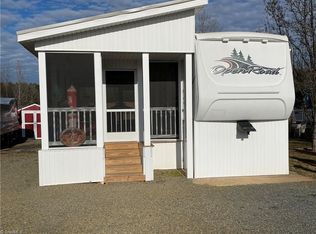 140 Putt Putt Ln, New London, NC 28127