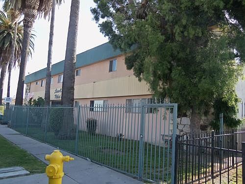 3rd image of 14905 Lemoli Ave APT 13
