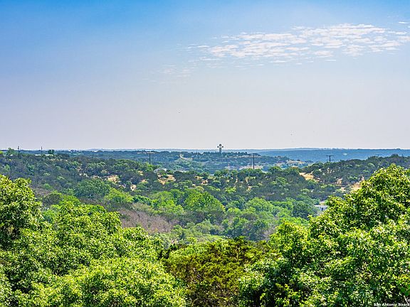 4th image of 222 Yorktown