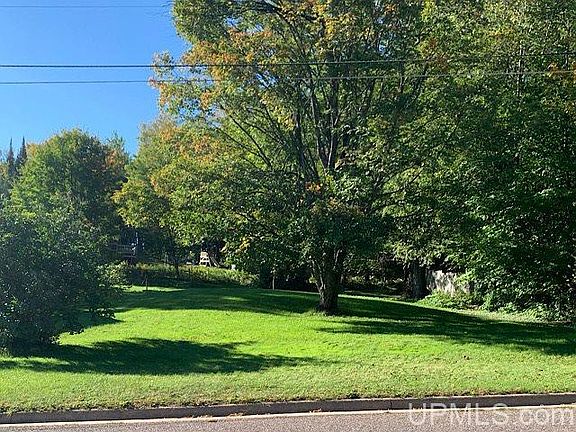 3rd image of 1835 Southwood Dr