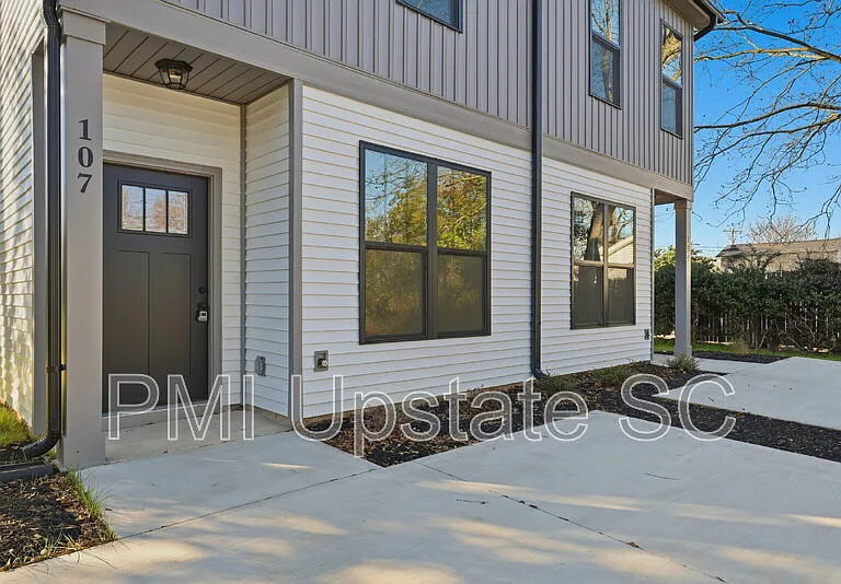 107 Virginia Ave — Photo 1