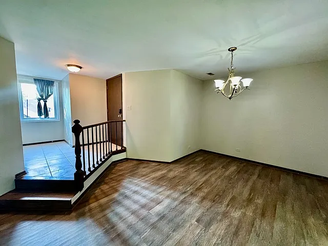 3 bed, 1311 sqft, $2,400 — Photo 2
