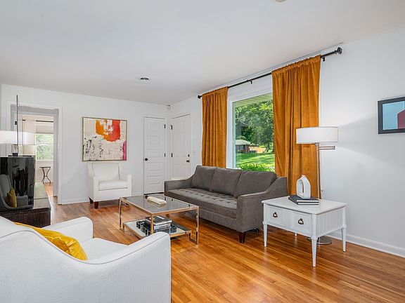 5th image of 2437 Vale Ln