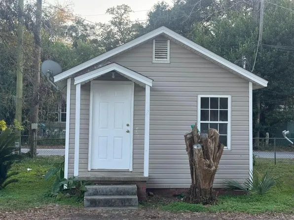 3720 Theresa St #2, Pensacola, FL 32505
