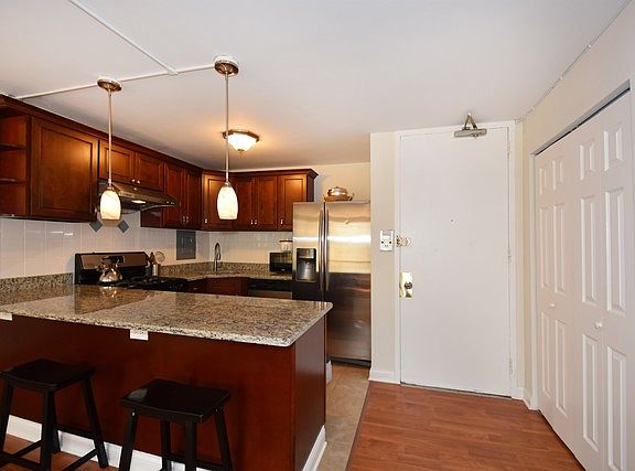 3rd image of 1400 E 55th St #202S