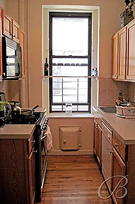 Sold by Bellmarc Realty | media 1