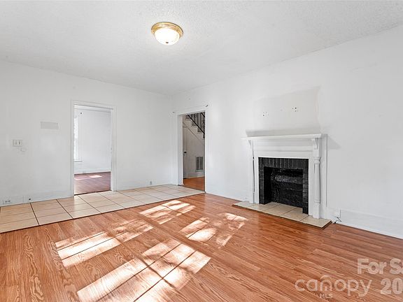 4th image of 317 Campus St