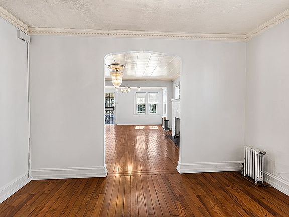 3rd image of 94-52 199th St