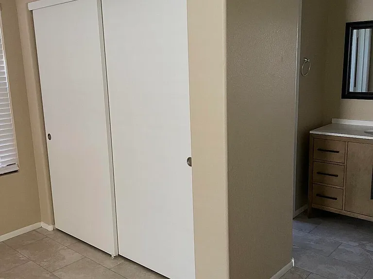 2463 E Springfield Pl — Photo 10