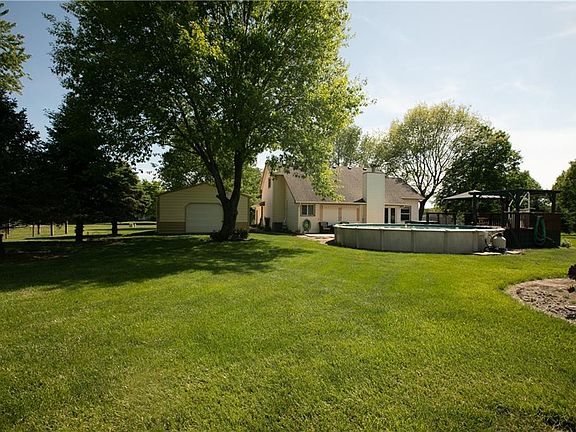 5th image of 202 Howard Rd