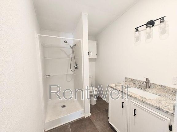 4th image of 113 W Cedar St #B