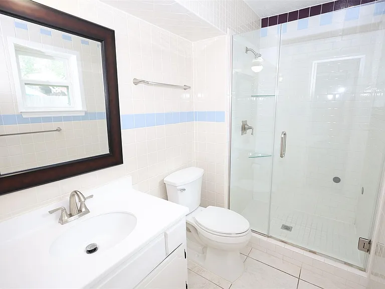 9422 Claridge Dr — Photo 9