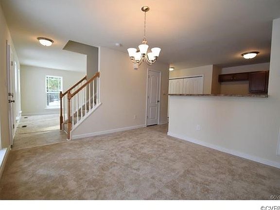 4th image of 19304 Rosewood Ln
