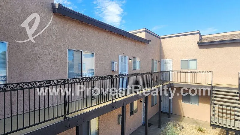 2 bed, 1.0 bath, $1,400 — Photo 3