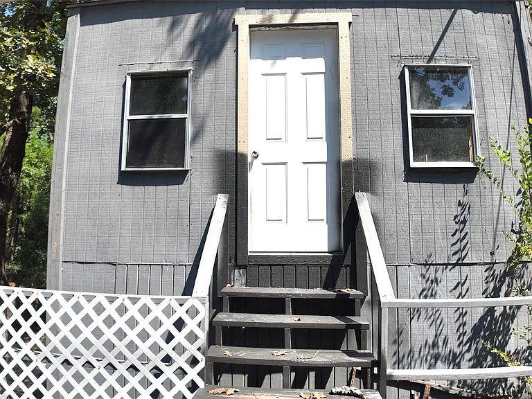 251 Oakdale Dr — Photo 29