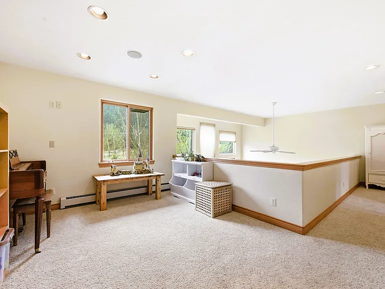81 Elmgreen Ln — Photo 15