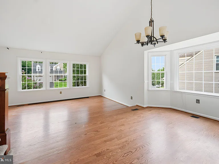 10212 Winged Elm Cir — Photo 7