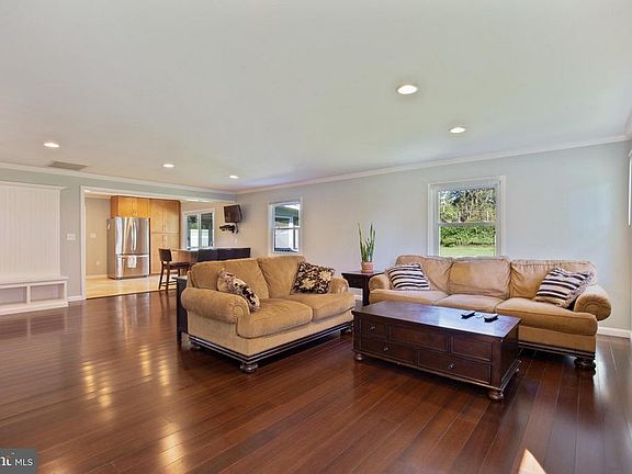 4th image of 12220 Fleming Ln