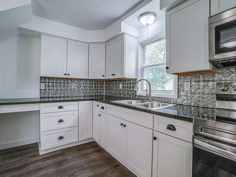 New Appliances include:
Microwave
Range
Fridge
Disposal
NO Dishwasher