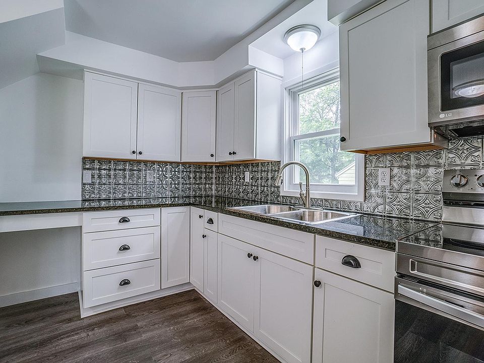 New Appliances include:
Microwave
Range
Fridge
Disposal
NO Dishwasher