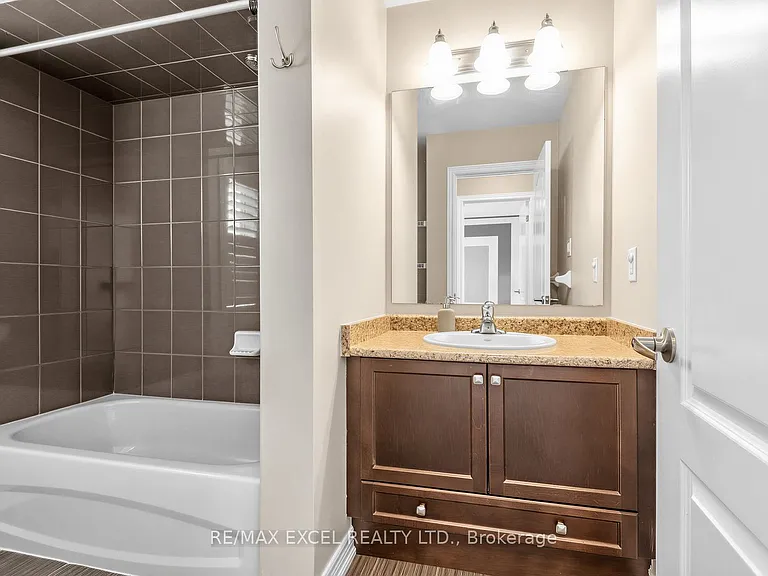 25 Demott Ave — Photo 25