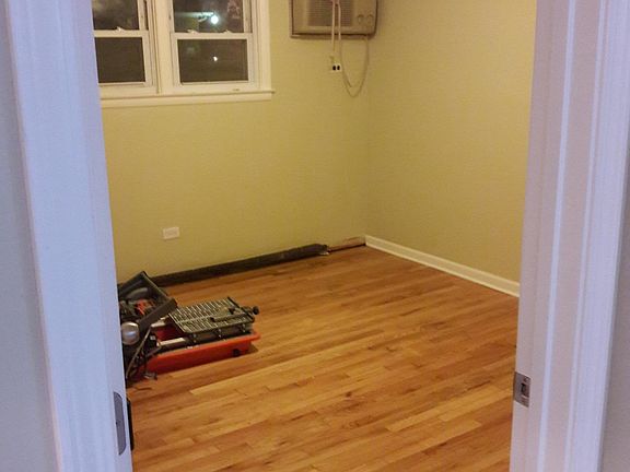 3rd image of 1113 Holiday Ln APT 1